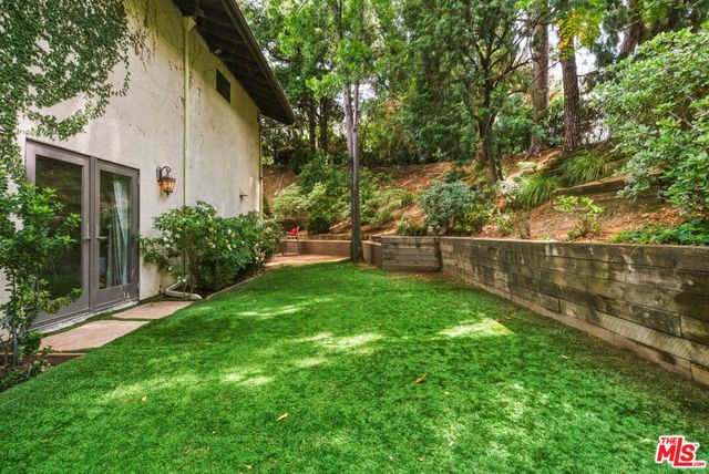 17431 Sumiya Drive, Encino, CA 91316