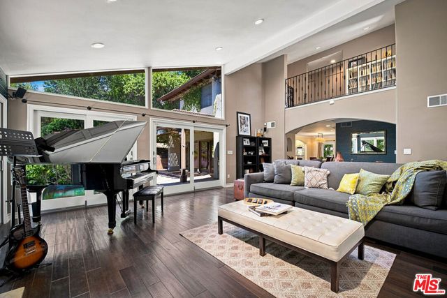 17431 Sumiya Drive, Encino, CA 91316