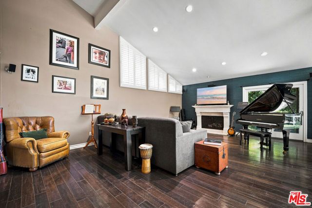 17431 Sumiya Drive, Encino, CA 91316