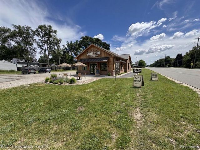 4050 W Walton Blvd, Waterford, MI 48329