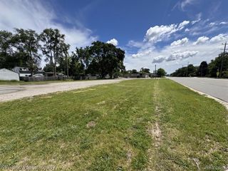 4050 W Walton Blvd, Waterford, MI 48329
