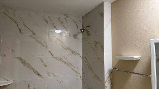 10400 Burmaster LN A, Austin, TX 78750