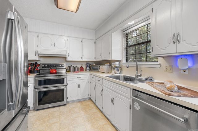 67 Creekwood Drive, Sherwood, AR 72076
