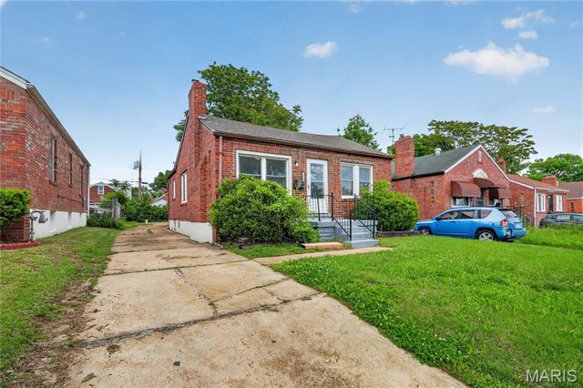 1823 Eton Lane, St Louis, MO 63147