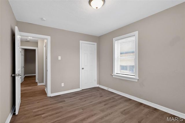 1823 Eton Lane, St Louis, MO 63147