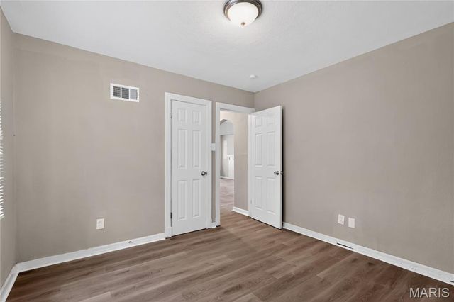 1823 Eton Lane, St Louis, MO 63147