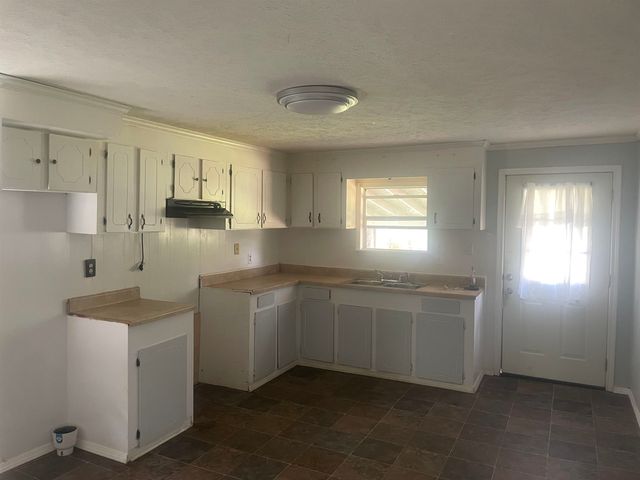 3076 E US 79, Henderson, TX 75652