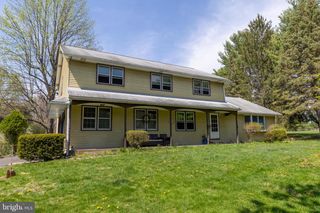 255 PARK DR W, Kintnersville, PA 18930