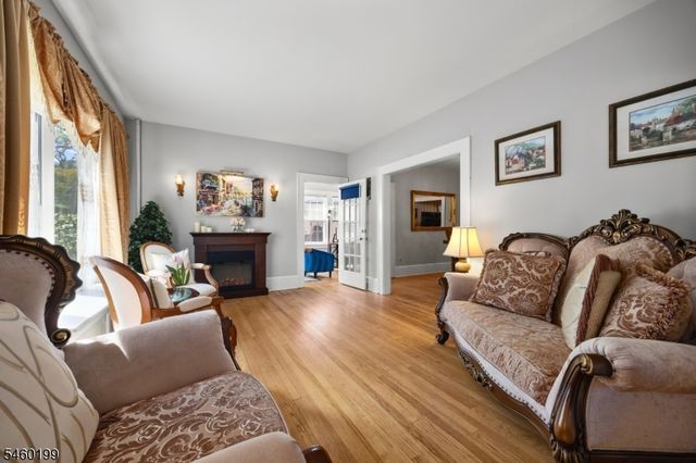 18 Chestnut St, Boonton Town, NJ 07005