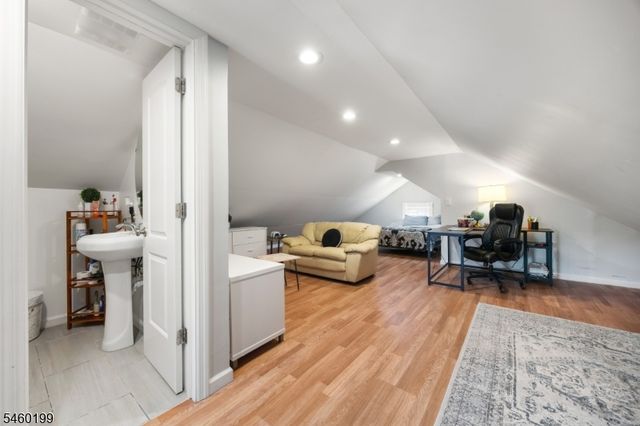 18 Chestnut St, Boonton Town, NJ 07005