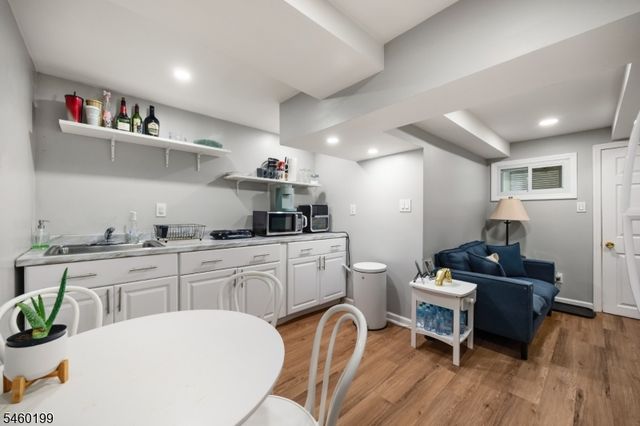 18 Chestnut St, Boonton Town, NJ 07005