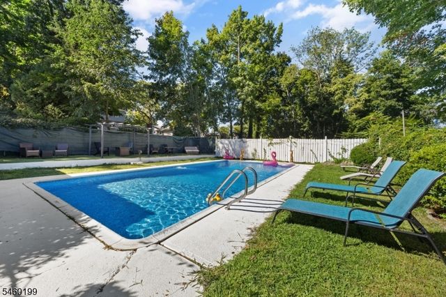 18 Chestnut St, Boonton Town, NJ 07005