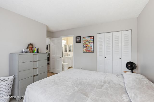 62 Wycoff Way E 62, East Brunswick, NJ 08816