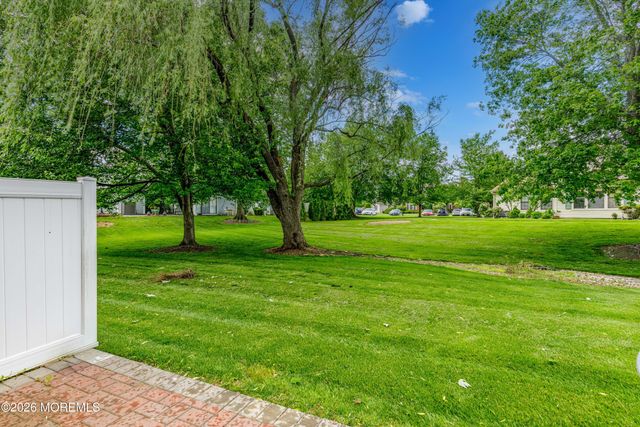 62 Wycoff Way E 62, East Brunswick, NJ 08816