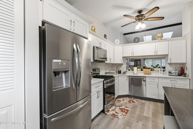 62 Wycoff Way E 62, East Brunswick, NJ 08816