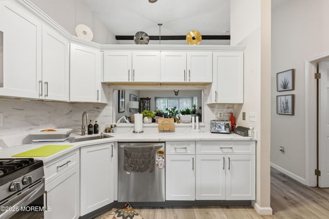 62 Wycoff Way E 62, East Brunswick, NJ 08816