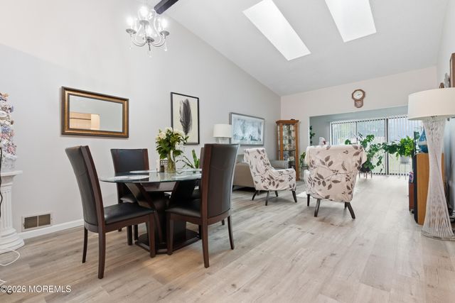 62 Wycoff Way E 62, East Brunswick, NJ 08816