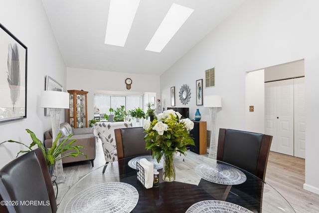 62 Wycoff Way E 62, East Brunswick, NJ 08816