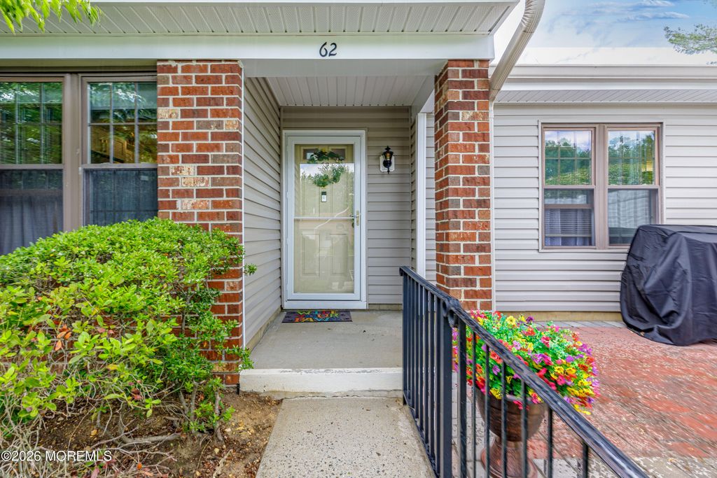 62 Wycoff Way E 62, East Brunswick, NJ 08816