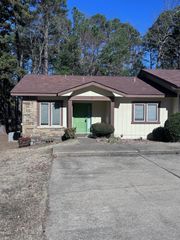 11 Lindsay Ln, Hot Springs Village, AR 71909