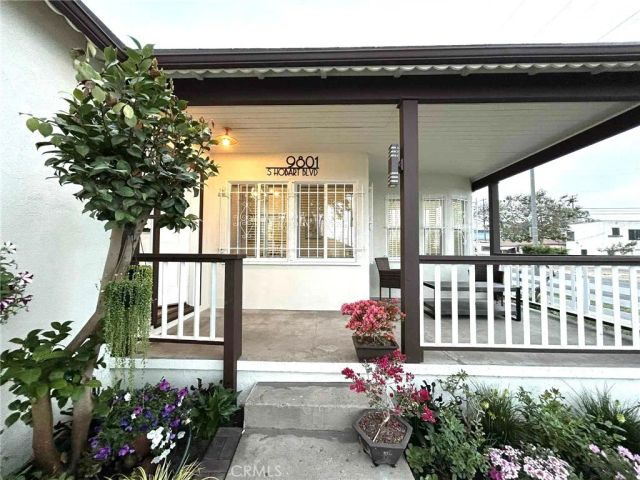 9801 S Hobart, Los Angeles, CA 90047