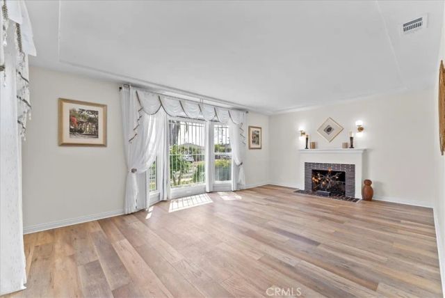 9801 S Hobart, Los Angeles, CA 90047