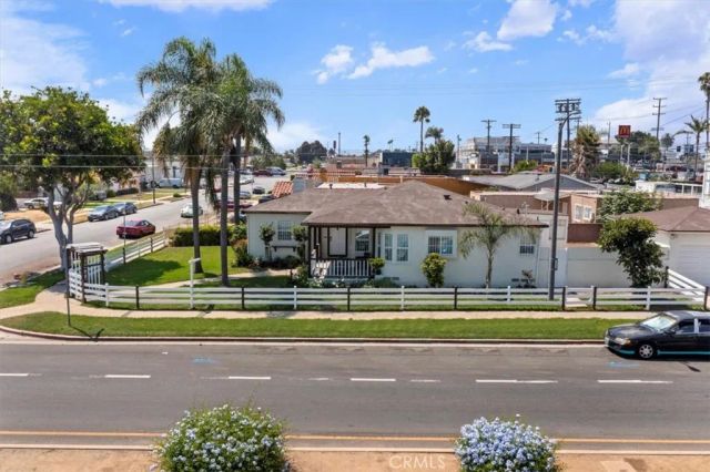 9801 S Hobart, Los Angeles, CA 90047