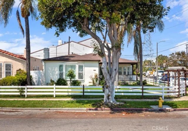 9801 S Hobart, Los Angeles, CA 90047