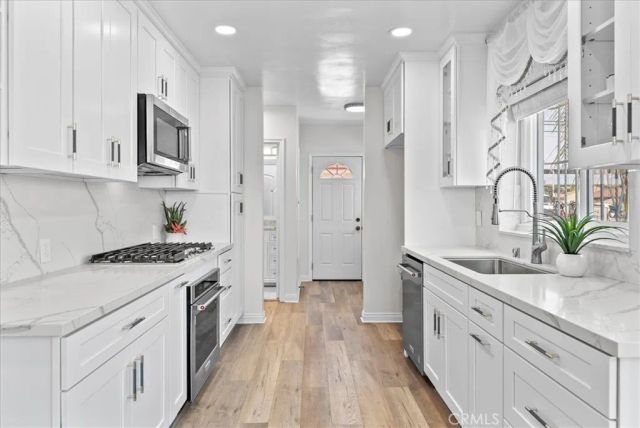 9801 S Hobart, Los Angeles, CA 90047