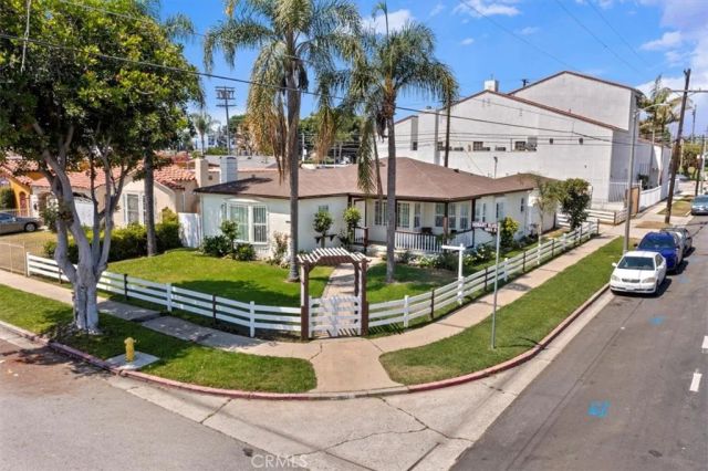 9801 S Hobart, Los Angeles, CA 90047
