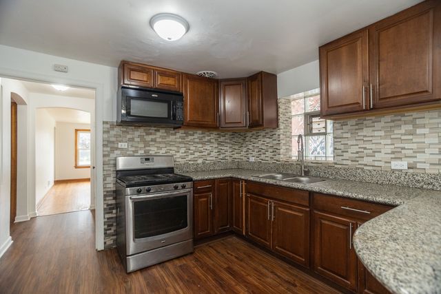 1828 S 50th Court, Cicero, IL 60804