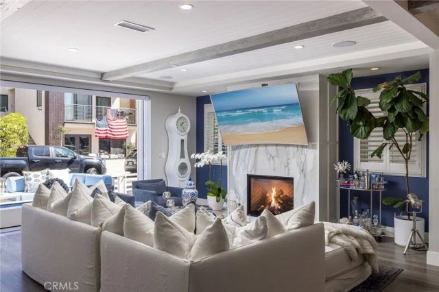 121 41st, Newport Beach, CA 92663