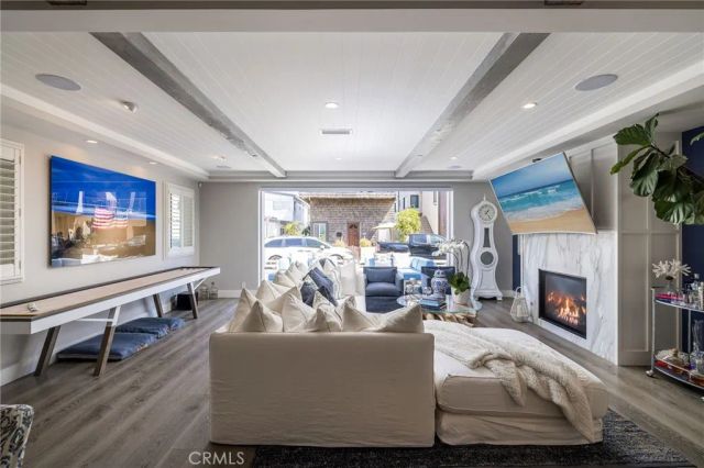 121 41st, Newport Beach, CA 92663