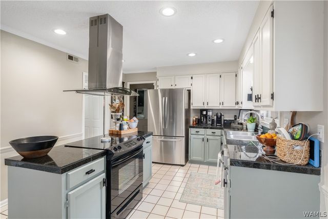 735 Fair Oaks, Tuscaloosa, AL 35406