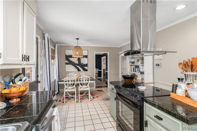 735 Fair Oaks, Tuscaloosa, AL 35406
