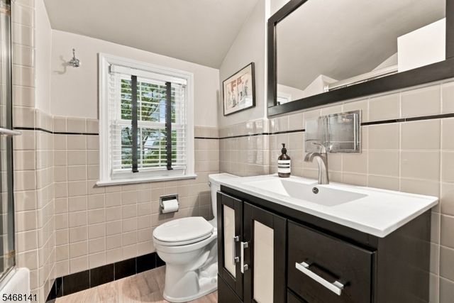 5 Mckinley Ave, West Caldwell Twp., NJ 07006