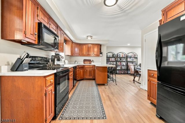 5 Mckinley Ave, West Caldwell Twp., NJ 07006