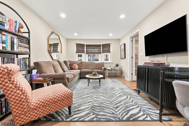 5 Mckinley Ave, West Caldwell Twp., NJ 07006
