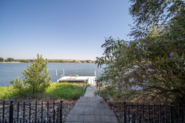 19056 Shoreline Drive, Cottonwood, CA 96022