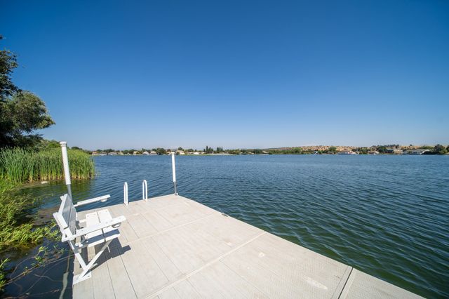 19056 Shoreline Drive, Cottonwood, CA 96022