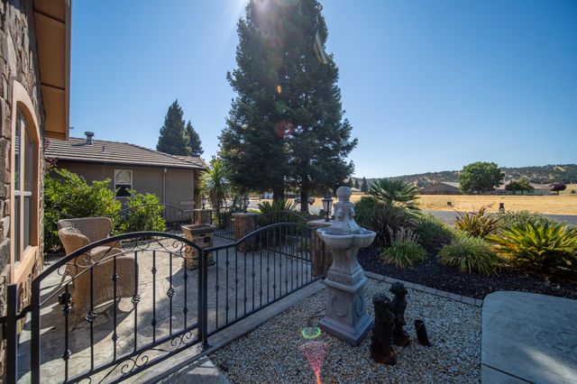 19056 Shoreline Drive, Cottonwood, CA 96022
