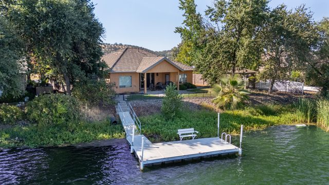 19056 Shoreline Drive, Cottonwood, CA 96022