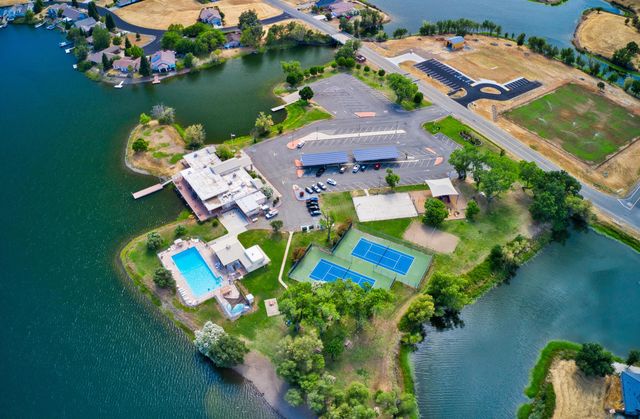 19056 Shoreline Drive, Cottonwood, CA 96022