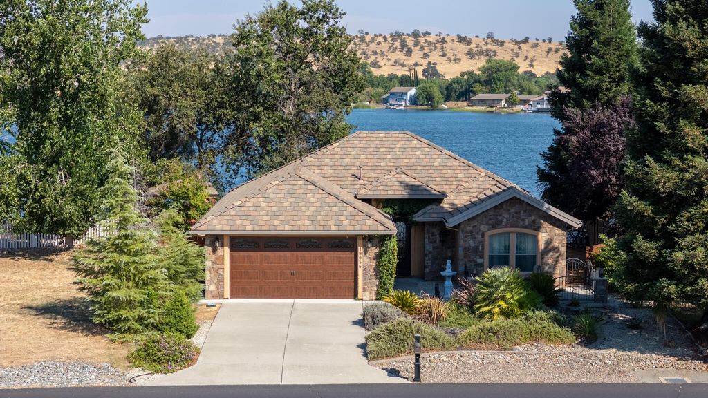 19056 Shoreline Drive, Cottonwood, CA 96022