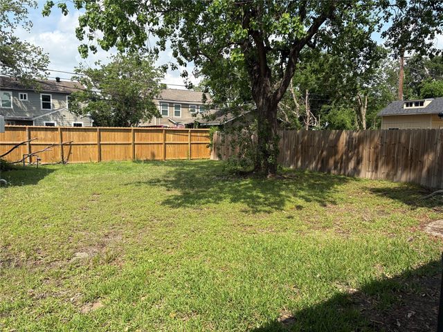 3711 Eagle Street, Houston, TX 77004