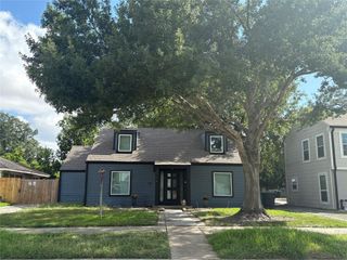 3711 Eagle Street, Houston, TX 77004