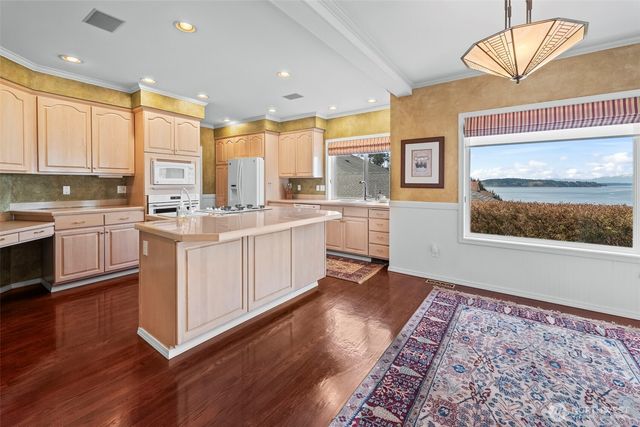 2839 Chambers Bay Drive, Steilacoom, WA 98388