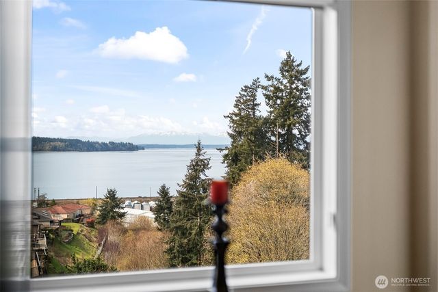 2839 Chambers Bay Drive, Steilacoom, WA 98388