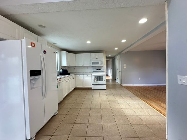 87 Scoville Road, Avon, CT 06001