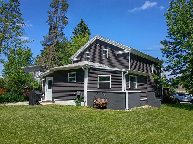 16 N Adams STREET, Elkhorn, WI 53121